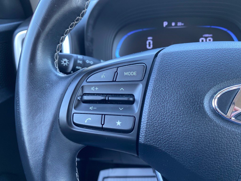 Certified 2024 Hyundai Venue Limited FWD image 20