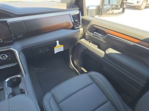 New 2025 GMC Sierra 2500 Denali w/ Technology Package image 16