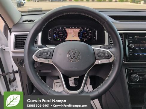 Used 2022 Volkswagen Atlas SEL AWD/4WD image 14