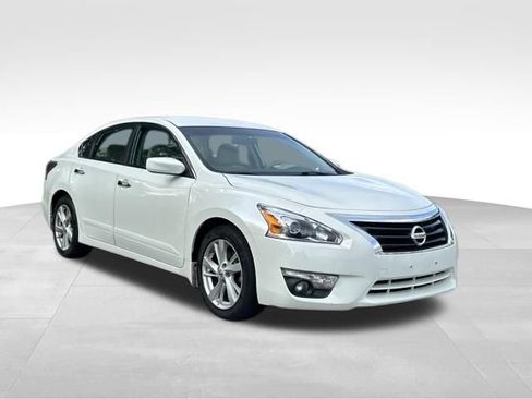 Used 2015 Nissan Altima 2.5 SV FWD image 7