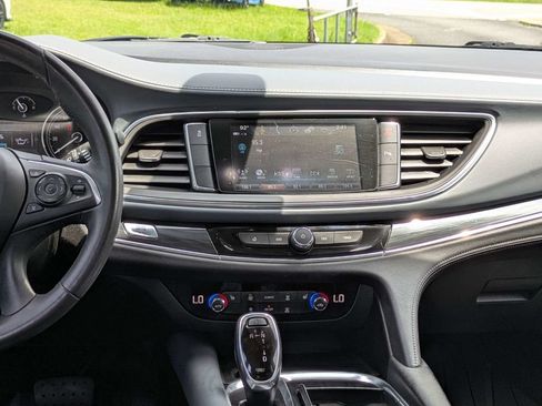 Used 2019 Buick Enclave Essence FWD image 20