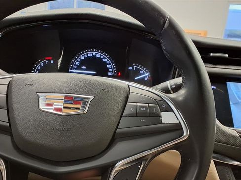 Used 2019 Cadillac XT5 FWD image 28