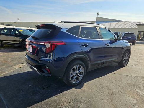 Used 2024 Kia Seltos S AWD/4WD image 12