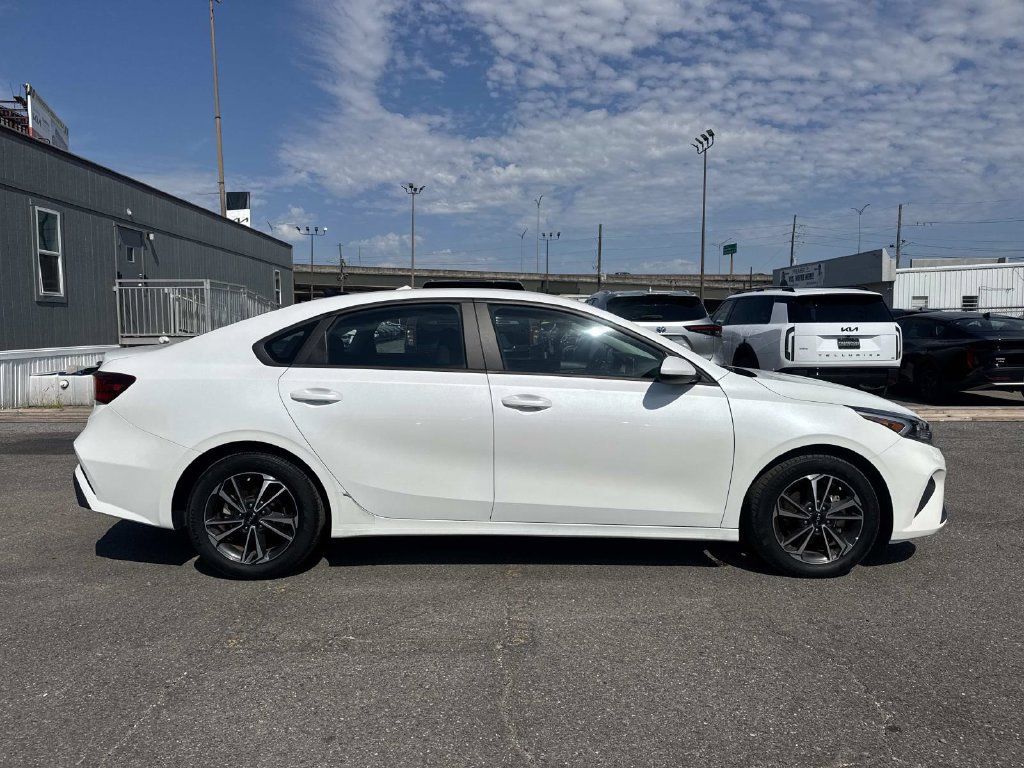 Used 2024 Kia Forte LXS FWD image 11