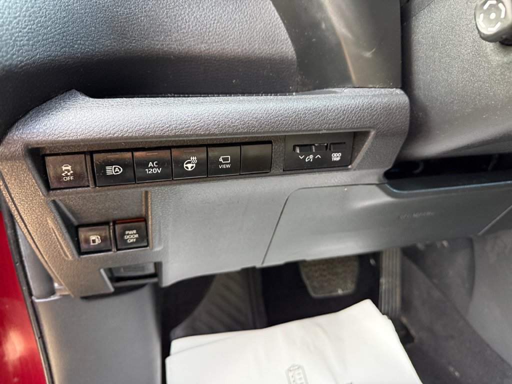 Certified 2025 Toyota Sienna Platinum AWD/4WD image 31