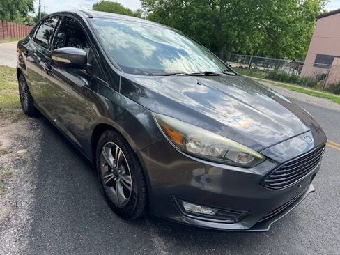 Used 2017 Ford Focus SE FWD image 10