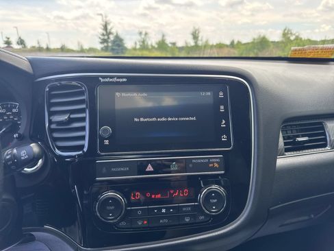 Used 2019 Mitsubishi Outlander SEL AWD/4WD image 14