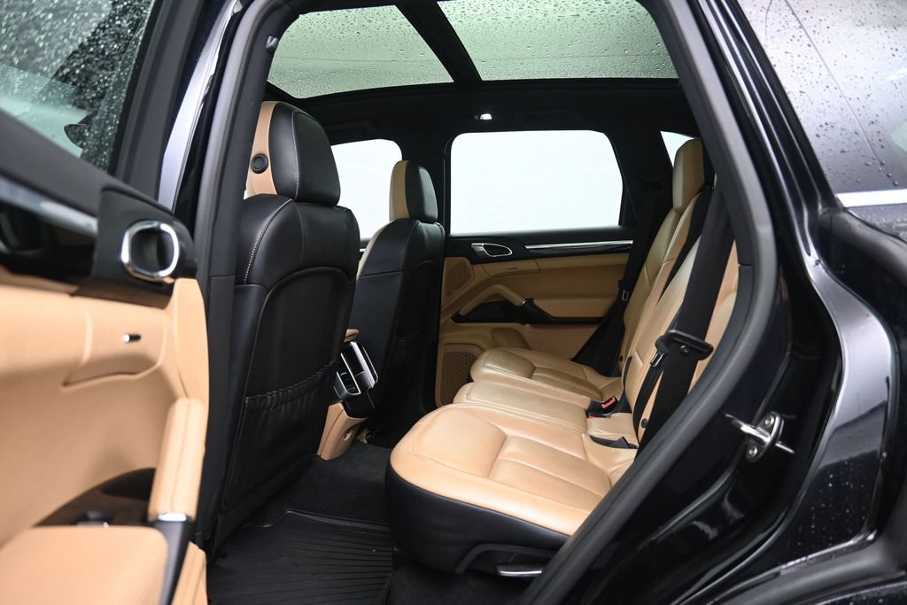 Used 2017 Porsche Cayenne S AWD/4WD image 24