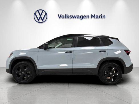 New 2026 Volkswagen Taos SE AWD/4WD image 2