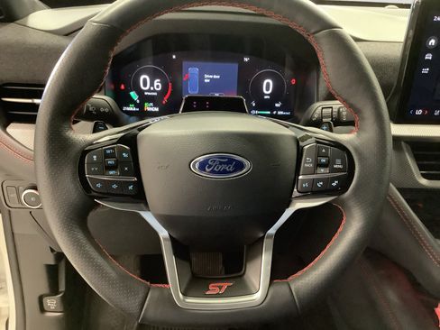 Used 2025 Ford Explorer ST RWD image 13