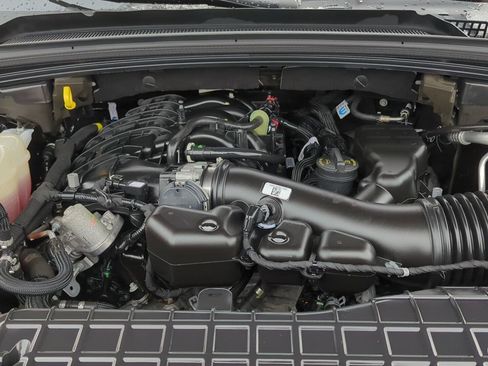 Used 2022 Jeep Grand Cherokee L Limited image 10