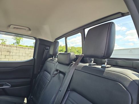 Used 2025 Ford Ranger Lariat w/ FX4 Off-Road Package image 12