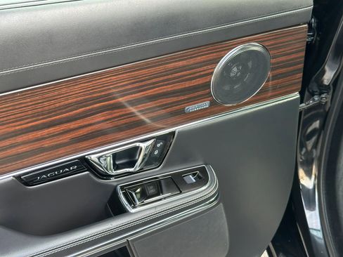 Used 2015 Jaguar XJ L Portfolio image 17
