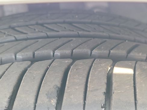 Certified 2025 Genesis G70 2.5T image 27