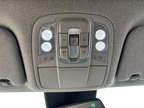 Used 2020 Hyundai Santa Fe Limited AWD/4WD image 18