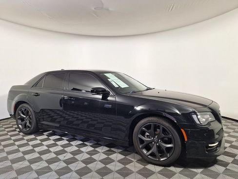 Used 2022 Chrysler 300 Touring L RWD image 3