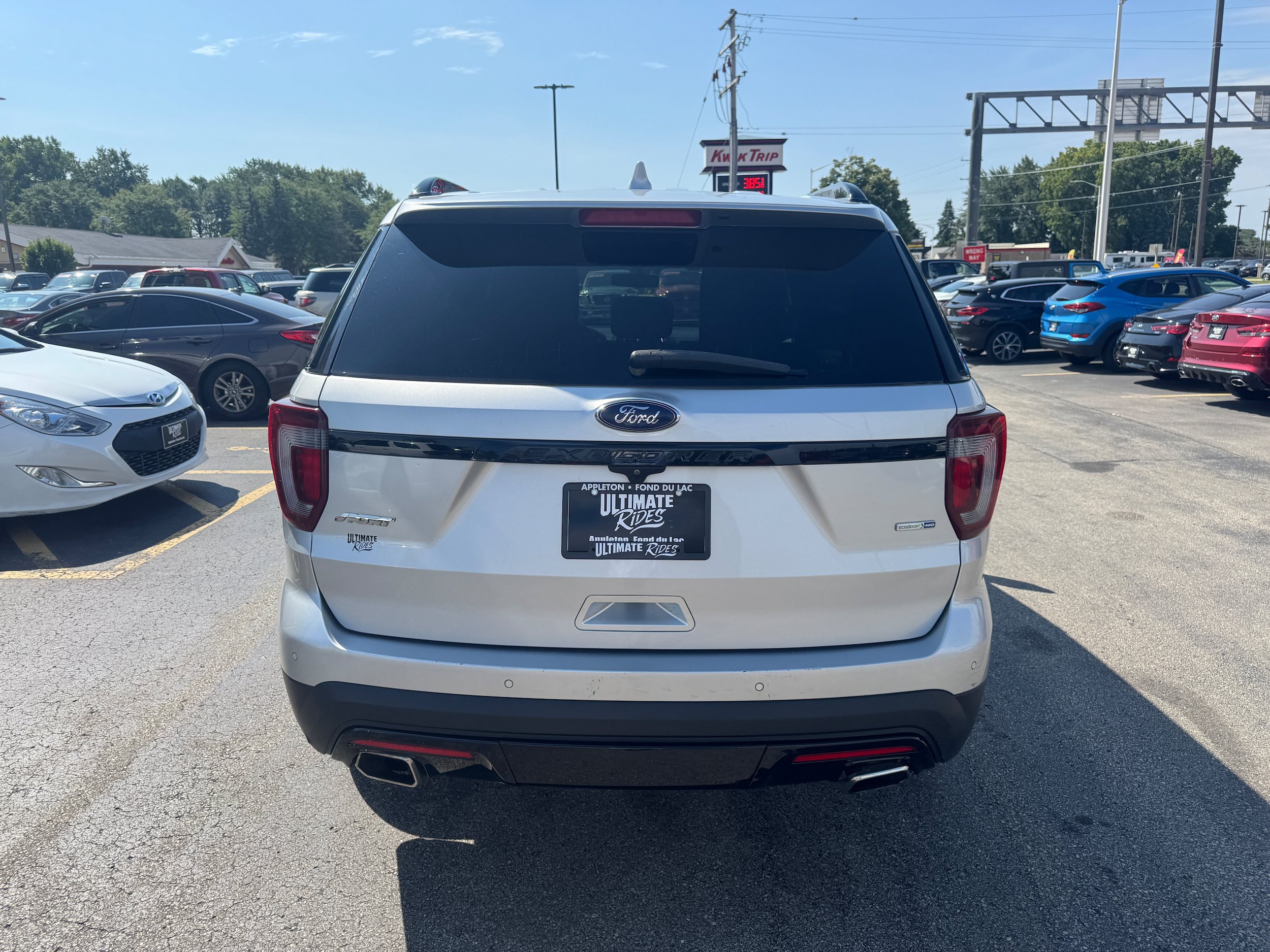 Used 2017 Ford Explorer Sport w/ Equipment Group 401A AWD/4WD image 4