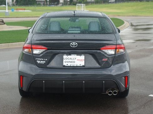 Certified 2025 Toyota Corolla SE w/ SE Premium Package FWD image 3