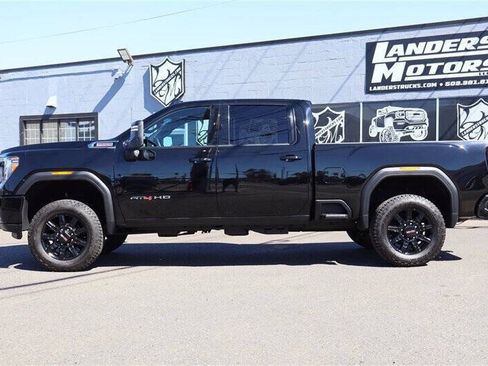 Used 2020 GMC Sierra 2500 AT4 w/ AT4 Premium Package AWD/4WD image 2