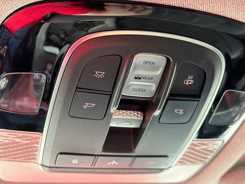 Used 2021 Hyundai Palisade Limited FWD image 19