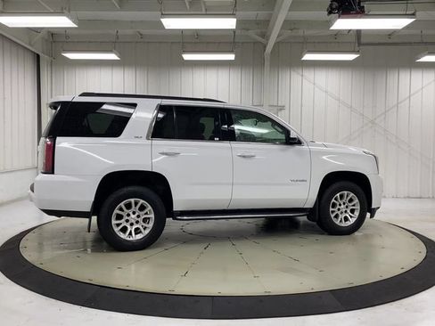 Used 2017 GMC Yukon SLT AWD/4WD image 9