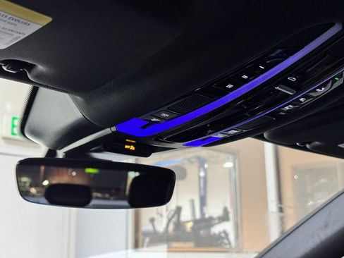 Used 2022 Porsche Cayenne S image 14