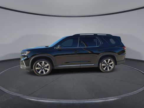 Used 2024 Honda Pilot Touring image 5