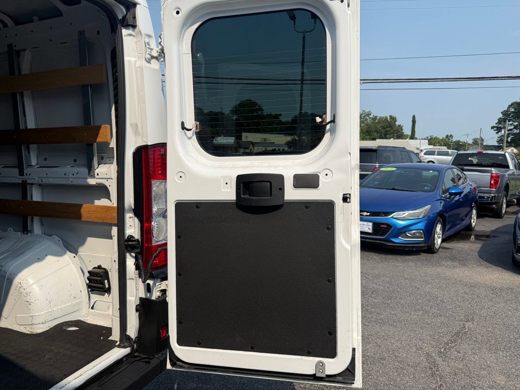 Used 2025 RAM ProMaster 2500 w/ U-Haul Equipment Group FWD image 15