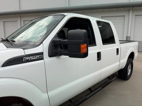 Used 2015 Ford F250 XL w/ Power Equipment Group AWD/4WD image 16