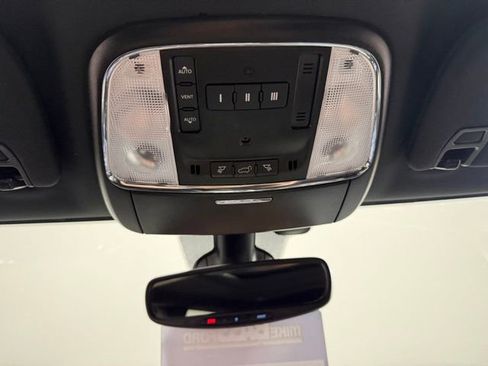 Used 2022 Jeep Grand Cherokee Limited AWD/4WD image 36