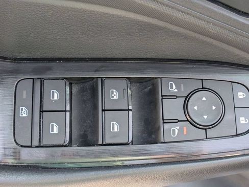 Used 2024 Nissan Rogue S AWD/4WD image 12