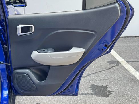 Used 2023 Hyundai Venue SEL FWD image 37