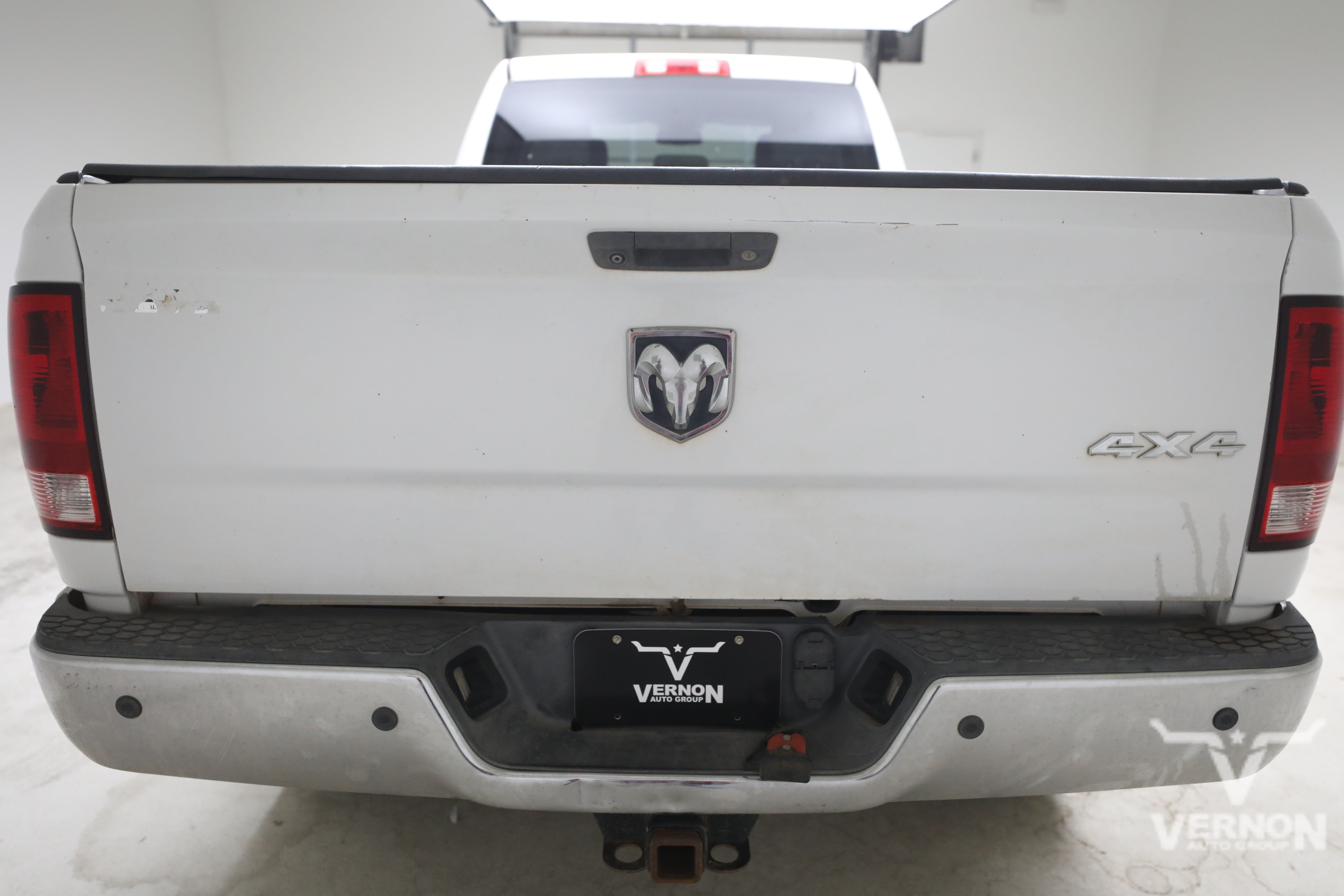 Used 2015 RAM 2500 Tradesman w/ Chrome Appearance Group AWD/4WD image 2