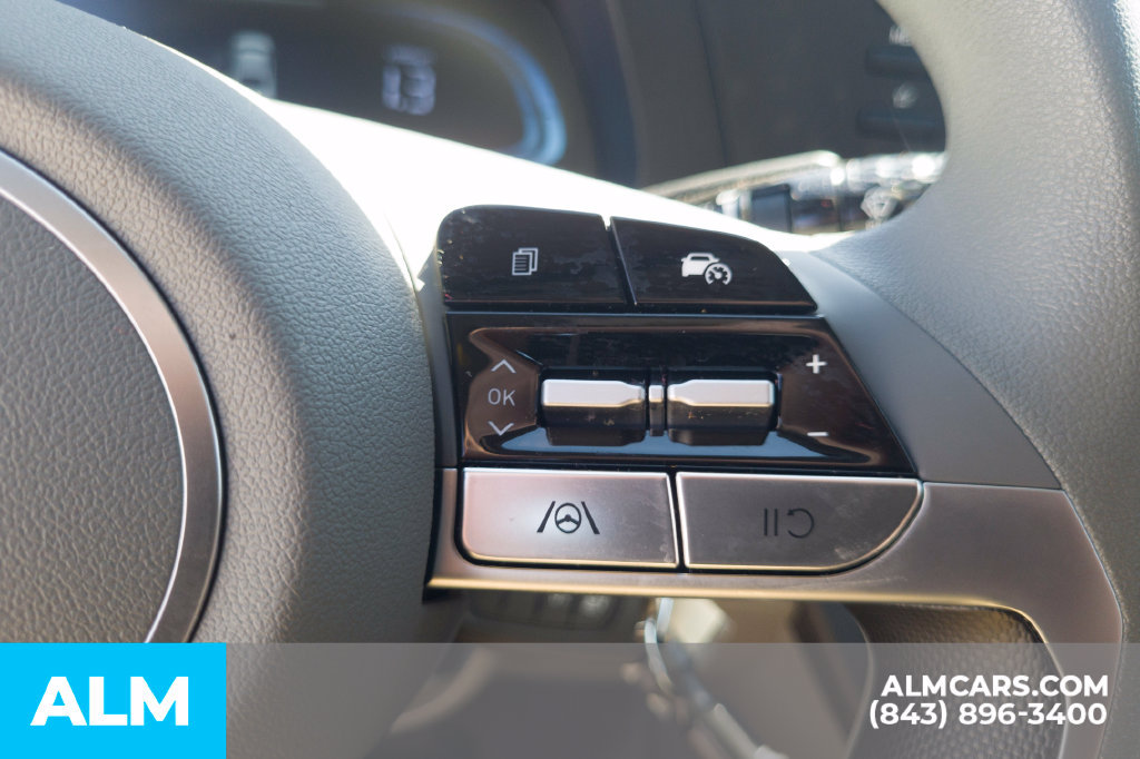 Certified 2026 Hyundai Elantra SE w/ Cargo Package FWD image 12