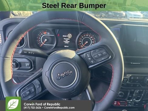 Used 2024 Jeep Wrangler Unlimited Rubicon image 11