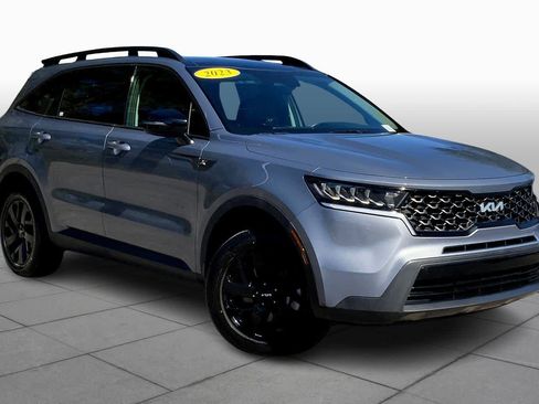 Used 2023 Kia Sorento S w/ Panoramic Sunroof Package image 2