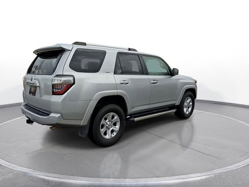 Used 2022 Toyota 4Runner SR5 Premium w/ Moonroof Package RWD image 8