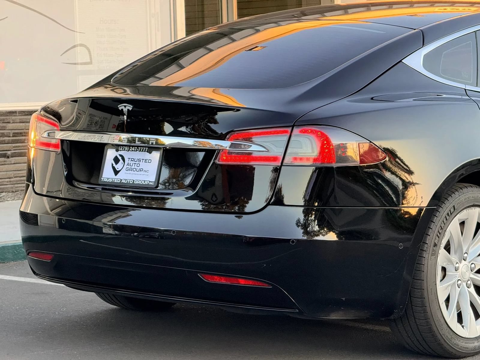 Used 2016 Tesla Model S 70 RWD image 11