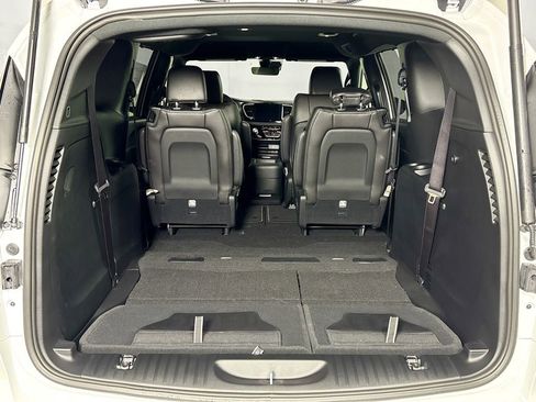 New 2026 Chrysler Voyager LX image 19