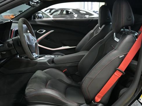 Used 2021 Chevrolet Camaro ZL1 RWD image 23