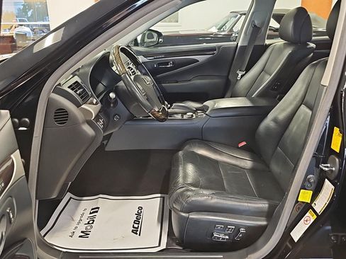 Used 2014 Lexus LS 460 w/ Comfort Package RWD image 10