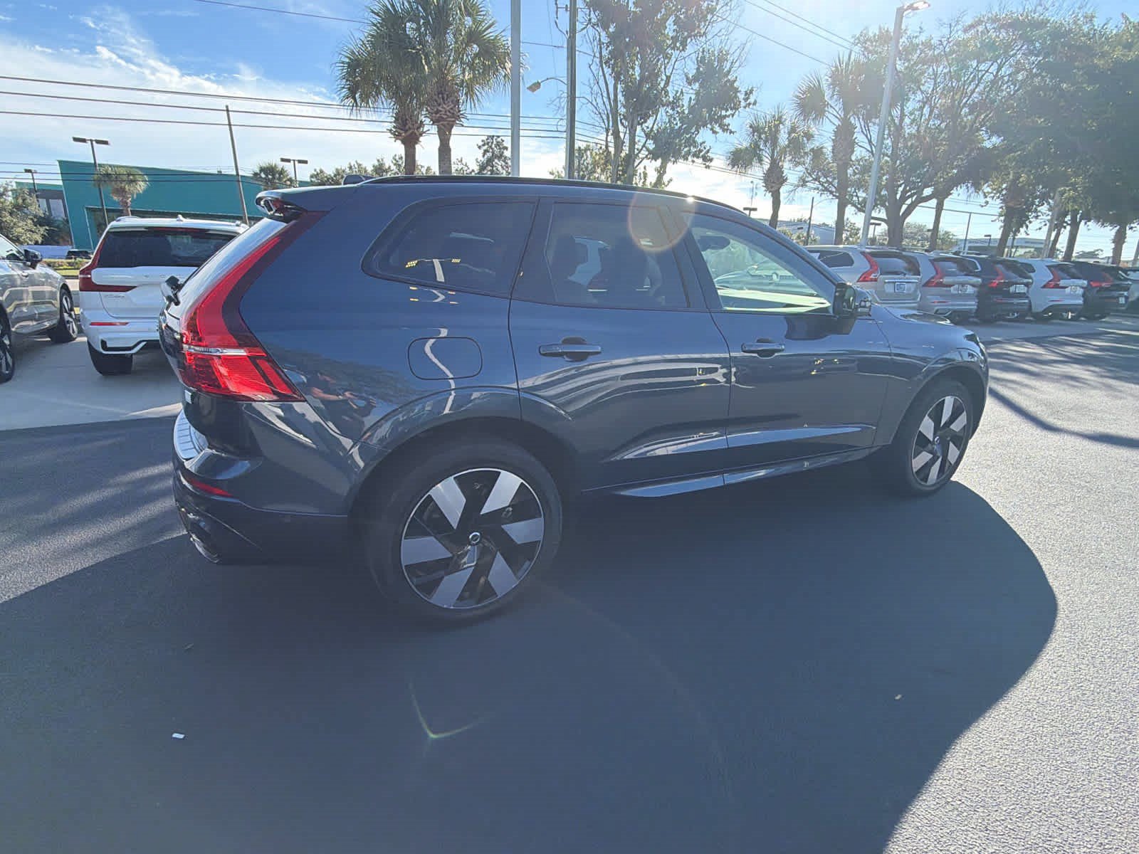 Used 2024 Volvo XC60 T8 Plus w/ Protection Package Premier AWD/4WD image 16