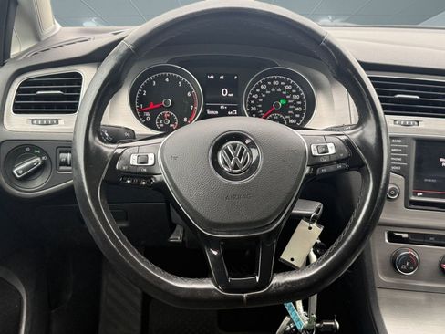 Used 2016 Volkswagen Golf S image 13