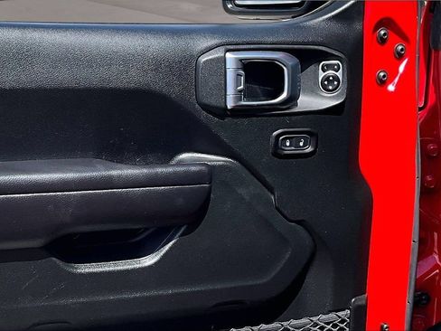 Used 2018 Jeep Wrangler Unlimited Sport S AWD/4WD image 19