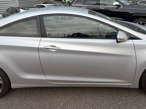 Used 2014 Hyundai Elantra FWD image 4