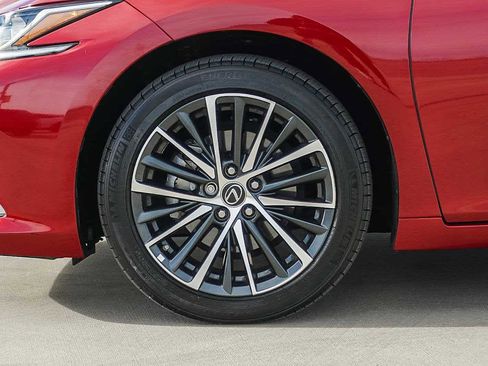 Certified 2025 Lexus ES 350 w/ Premium Package image 9