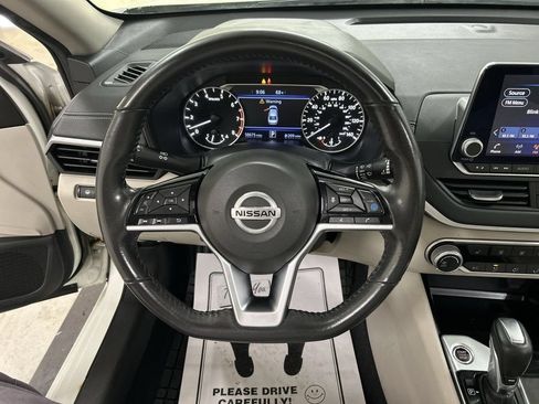 Used 2022 Nissan Altima 2.5 SV w/ SV Premium Package AWD/4WD image 4