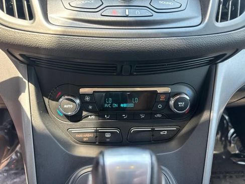 Used 2015 Ford Escape SE w/ Equipment Group 201A AWD/4WD image 15