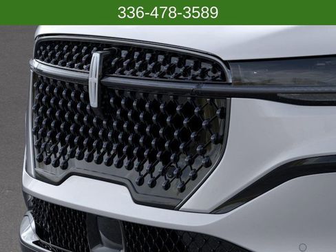 New 2026 Lincoln Nautilus Reserve image 17