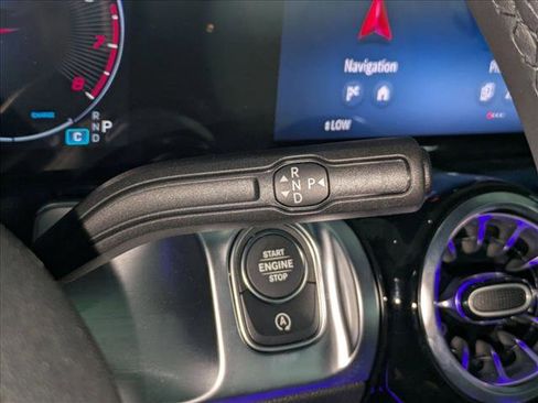 New 2025 Mercedes-Benz GLB 250 4MATIC image 12